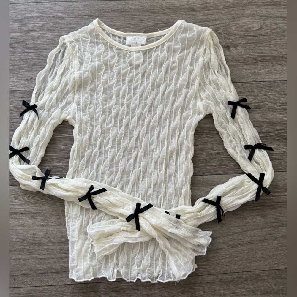 Mesh white bow sleeve top
